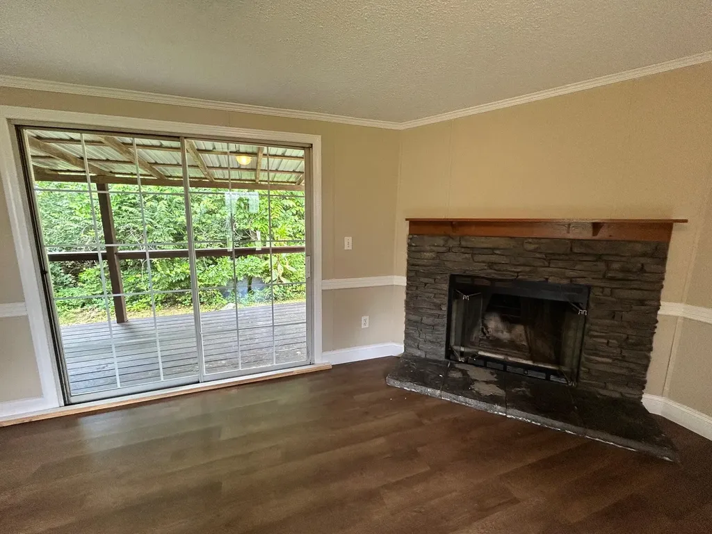 376 Cumberland Drive Bronston KY 42518