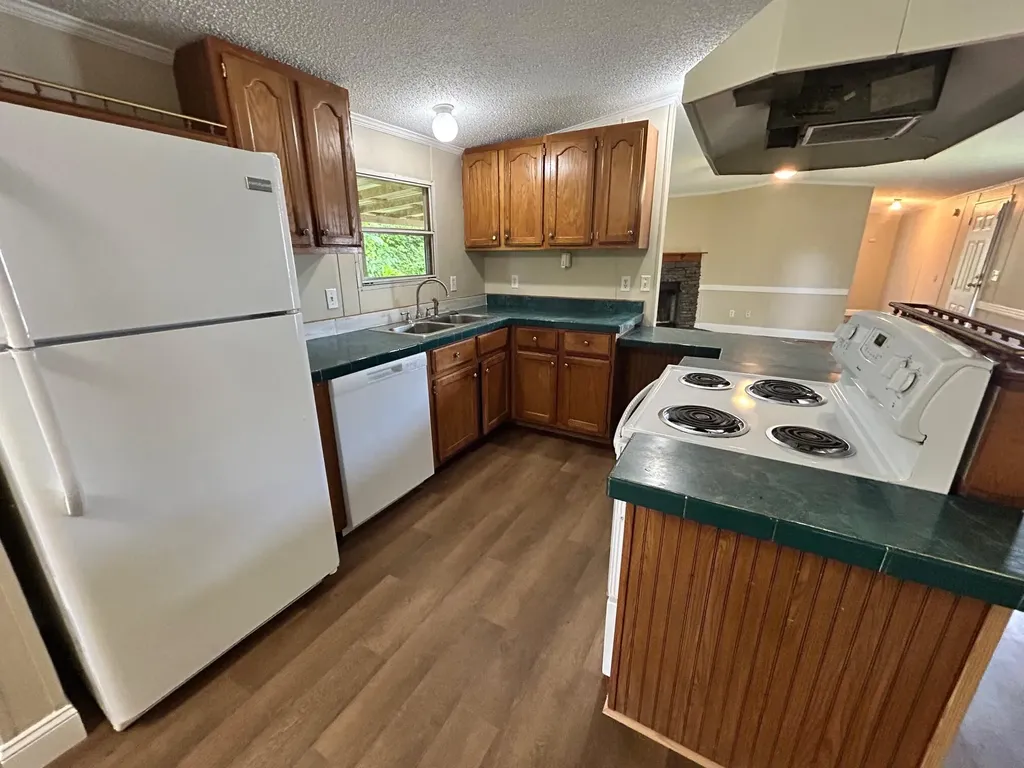 376 Cumberland Drive Bronston KY 42518