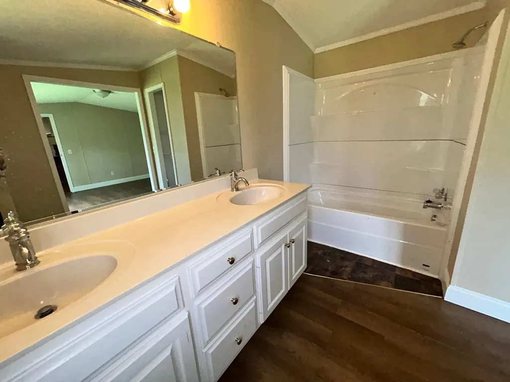 376 Cumberland Drive Bronston KY 42518