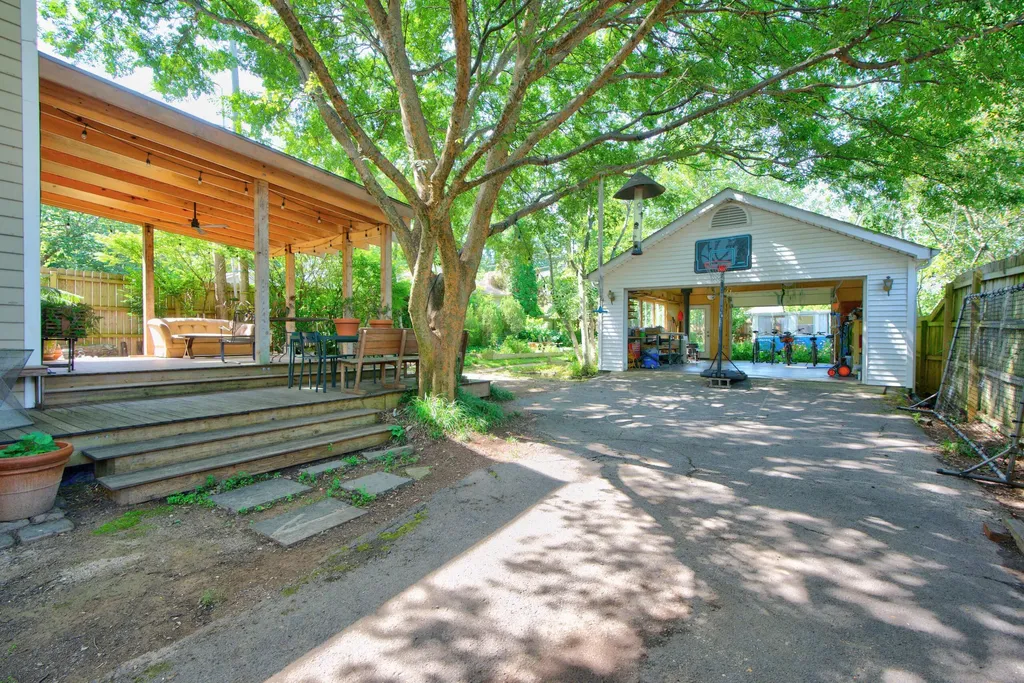 1376 Fontaine Road Lexington KY 40502