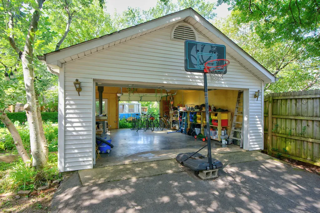 1376 Fontaine Road Lexington KY 40502