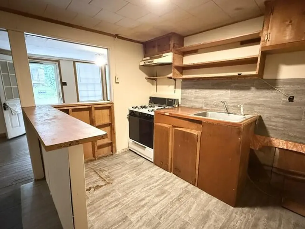 132 Lincoln Street Nicholasville KY 40356