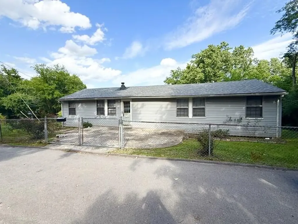 132 Lincoln Street Nicholasville KY 40356