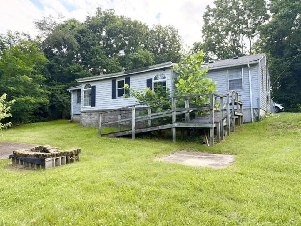 132 Lincoln Street Nicholasville KY 40356