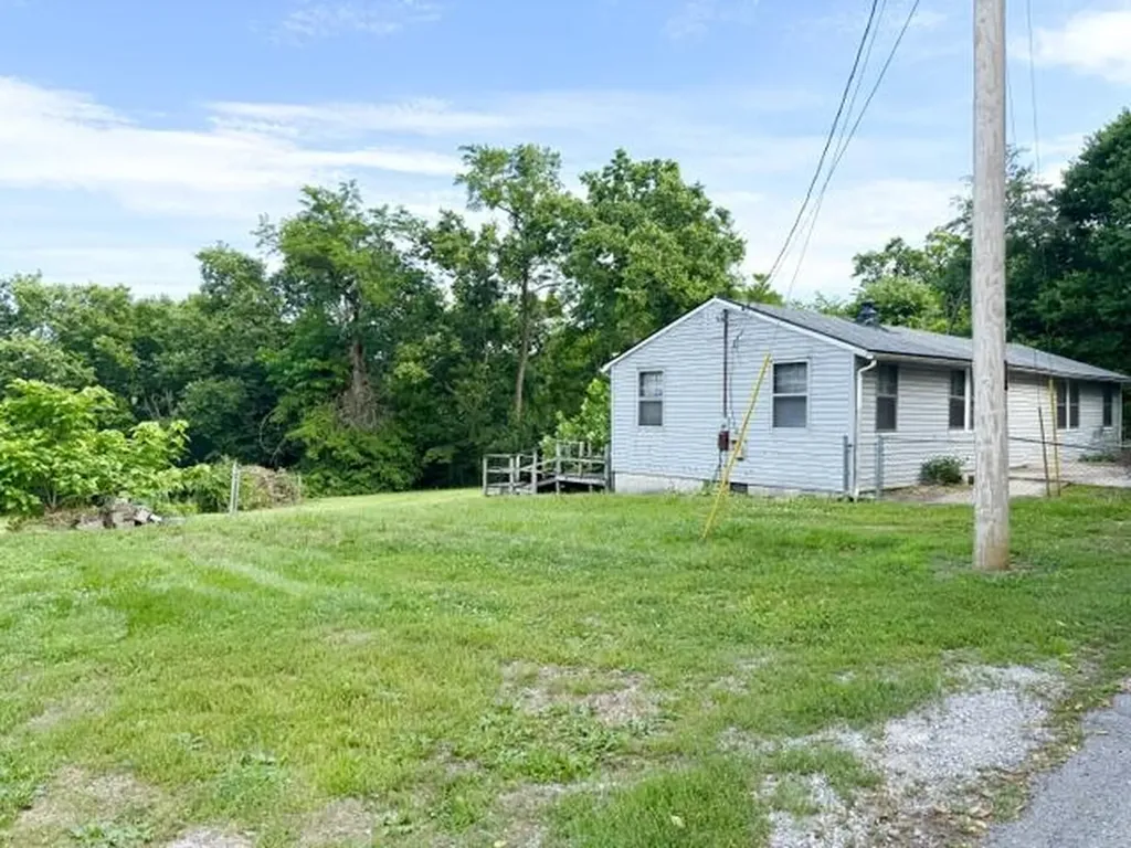 132 Lincoln Street Nicholasville KY 40356