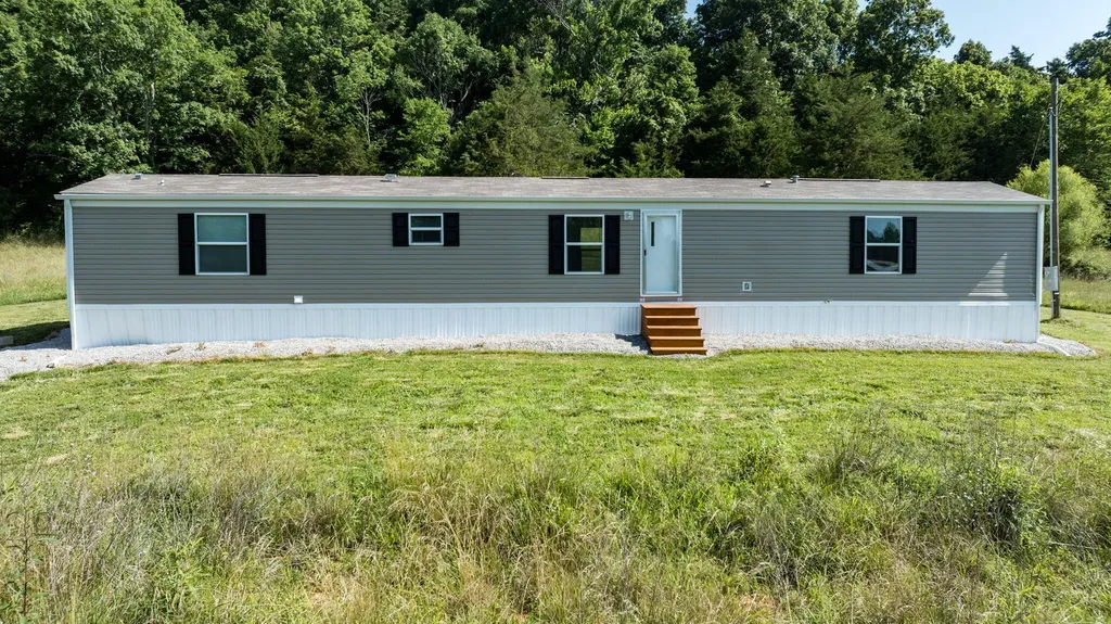 306 Godbey Road Bethelridge KY 42516