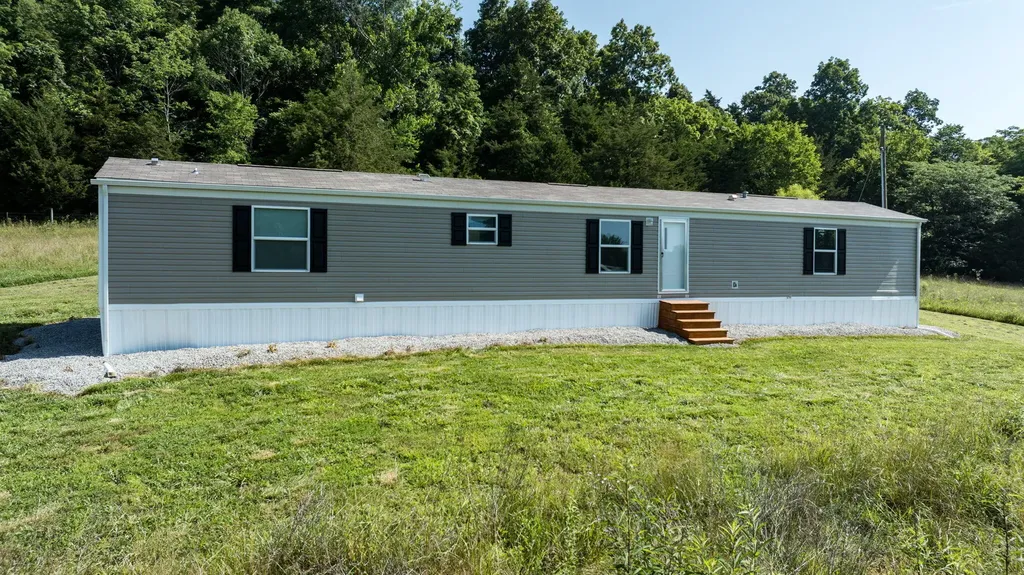 306 Godbey Road Bethelridge KY 42516