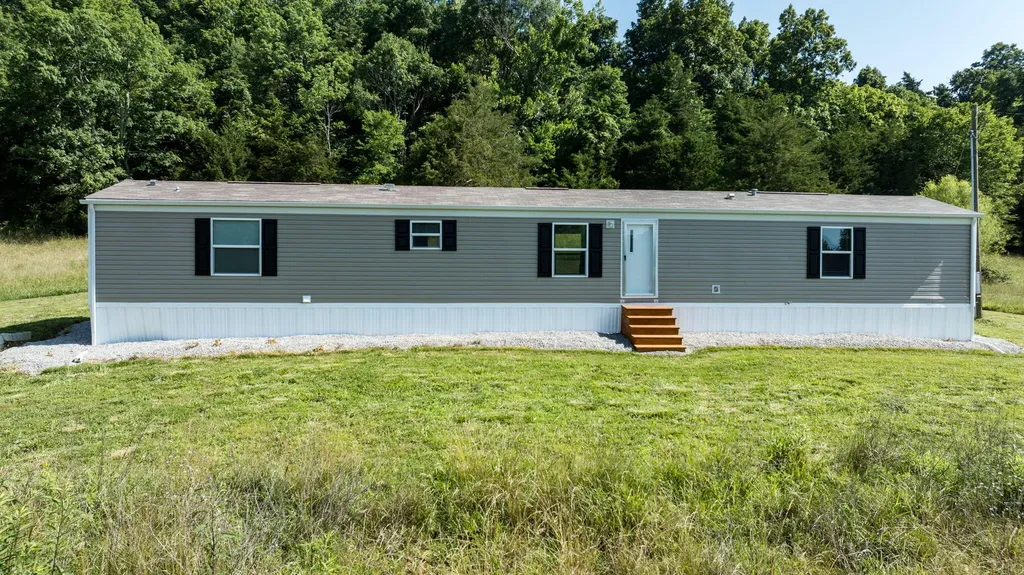 306 Godbey Road Bethelridge KY 42516