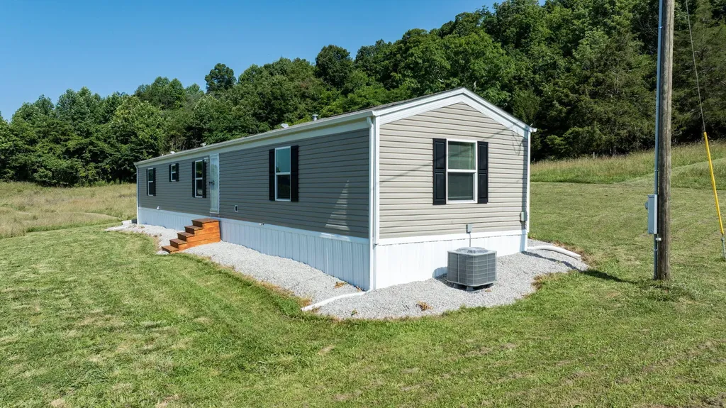 306 Godbey Road Bethelridge KY 42516