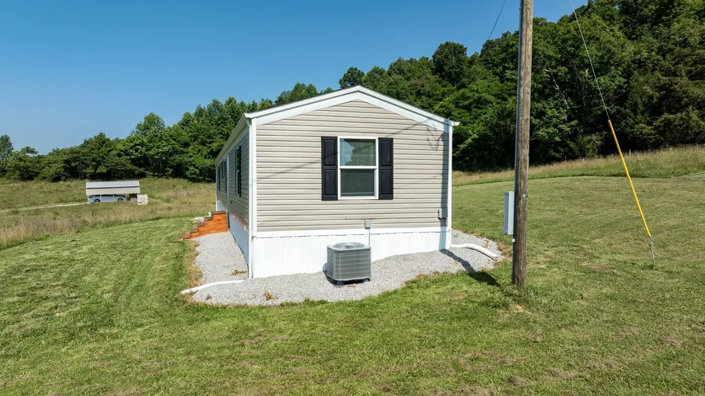 306 Godbey Road Bethelridge KY 42516