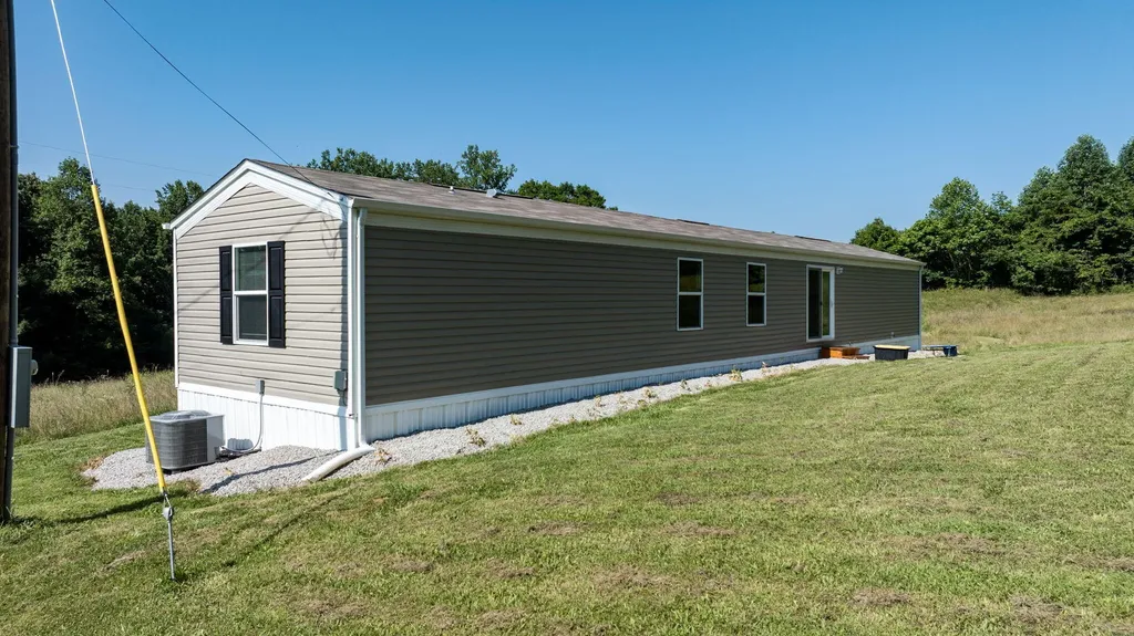 306 Godbey Road Bethelridge KY 42516