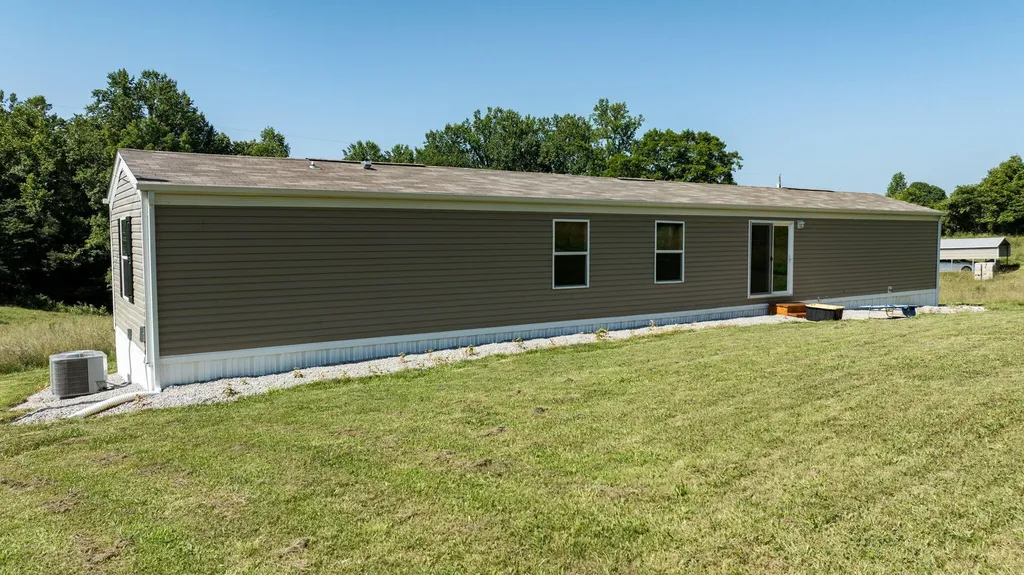 306 Godbey Road Bethelridge KY 42516