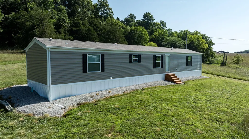 306 Godbey Road Bethelridge KY 42516