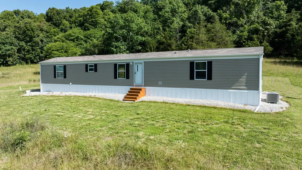 306 Godbey Road Bethelridge KY 42516