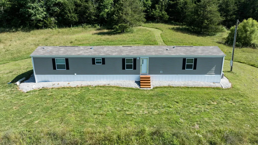 306 Godbey Road Bethelridge KY 42516