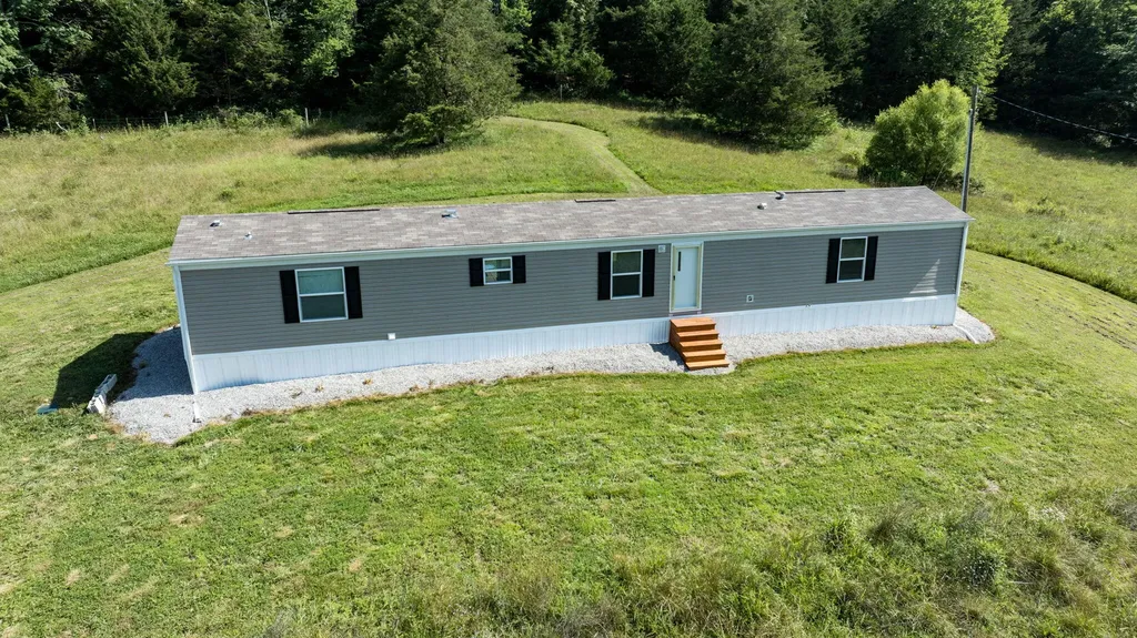 306 Godbey Road Bethelridge KY 42516