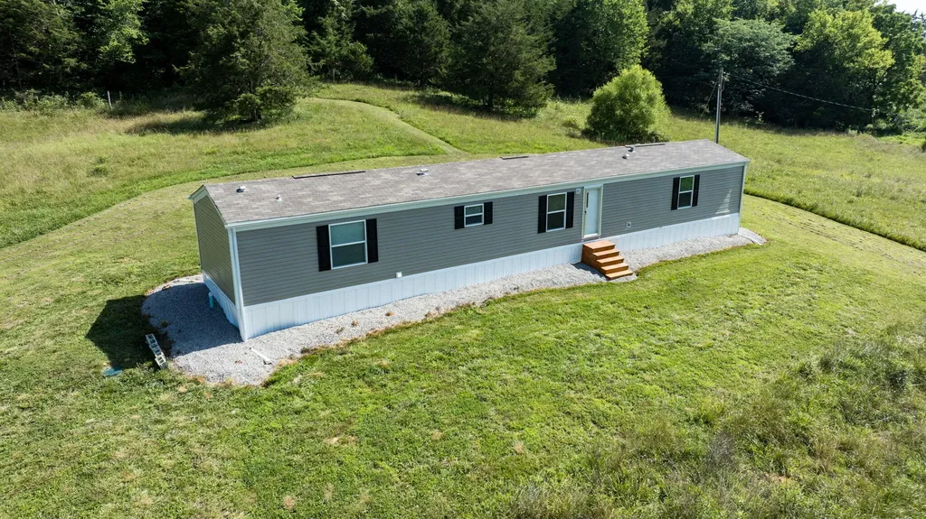 306 Godbey Road Bethelridge KY 42516
