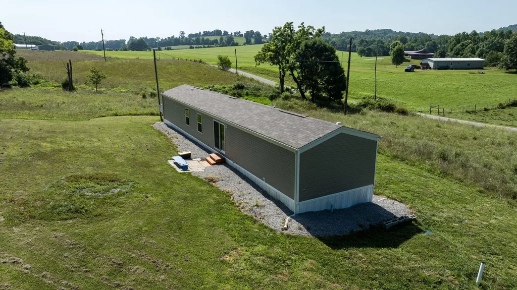 306 Godbey Road Bethelridge KY 42516