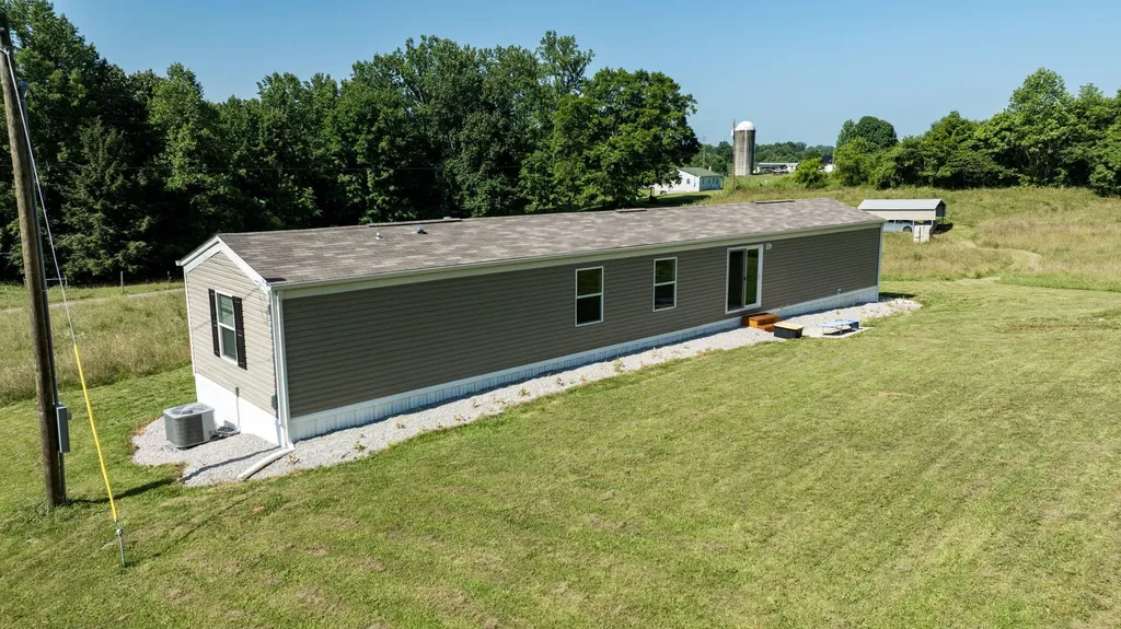 306 Godbey Road Bethelridge KY 42516