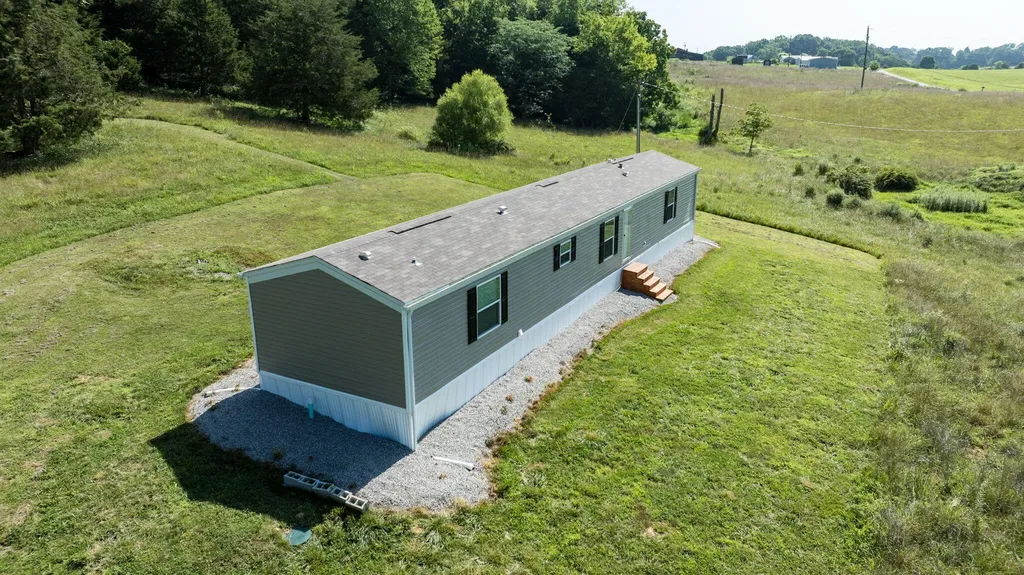 306 Godbey Road Bethelridge KY 42516