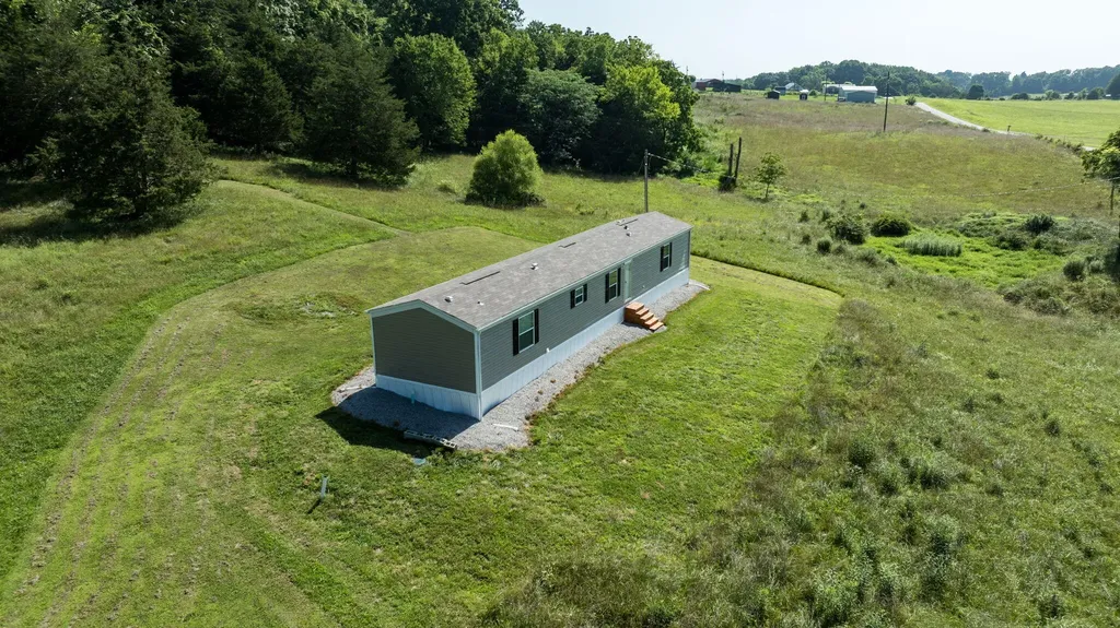 306 Godbey Road Bethelridge KY 42516