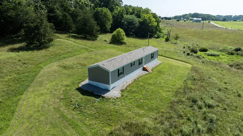 306 Godbey Road Bethelridge KY 42516