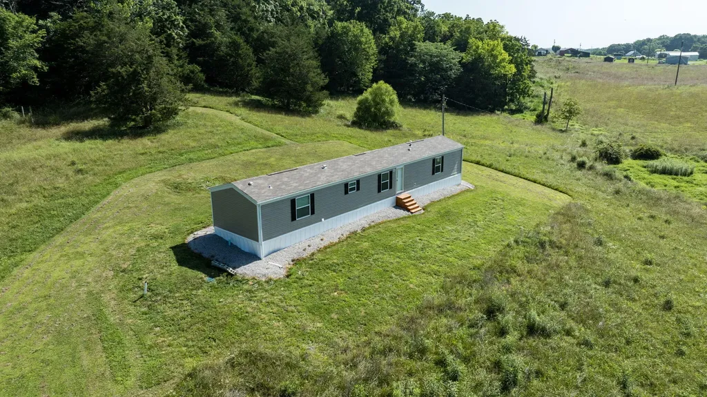 306 Godbey Road Bethelridge KY 42516