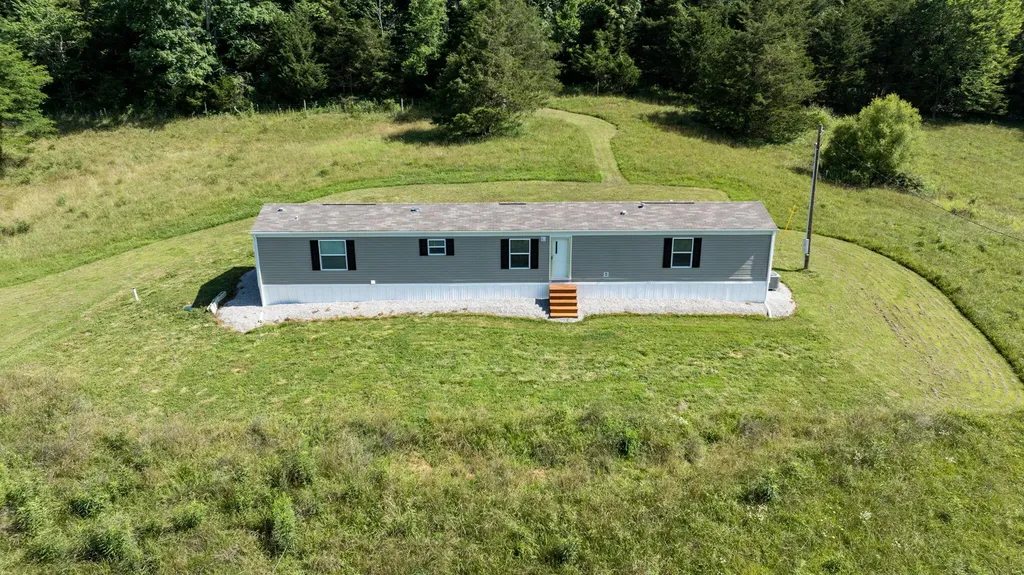 306 Godbey Road Bethelridge KY 42516