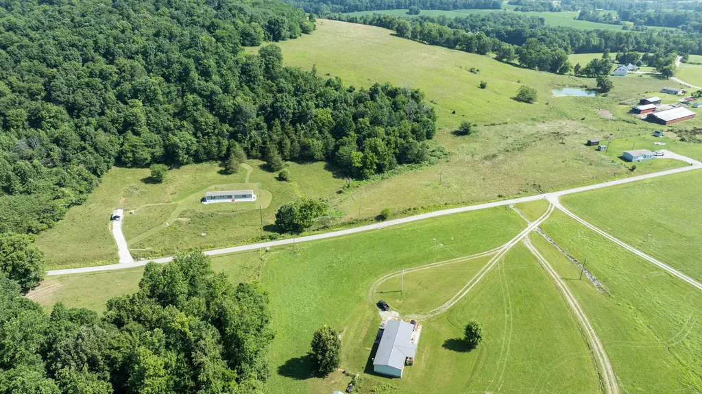 306 Godbey Road Bethelridge KY 42516