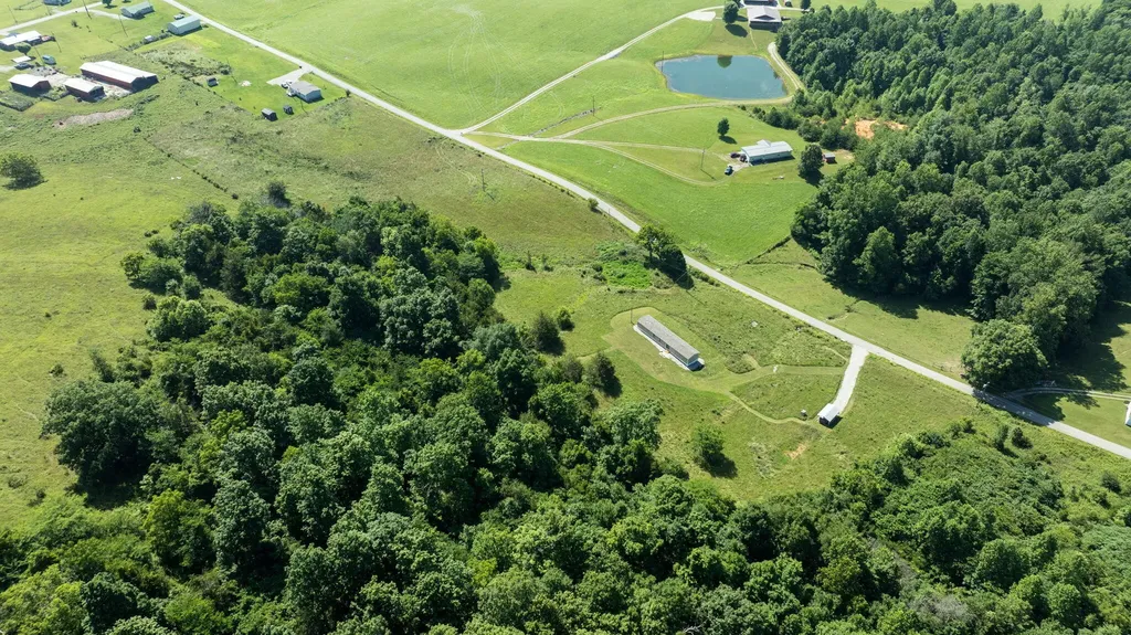 306 Godbey Road Bethelridge KY 42516
