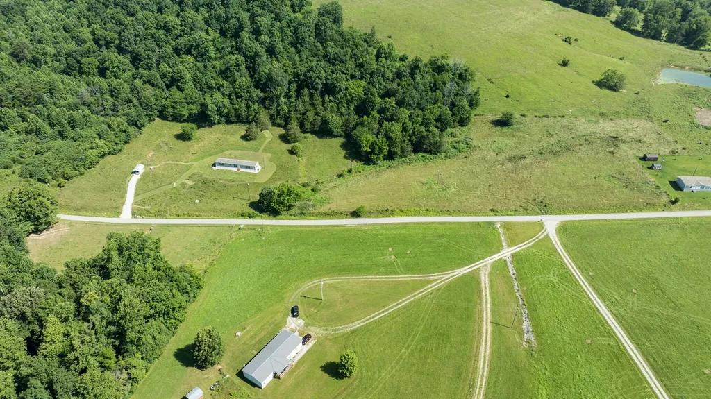 306 Godbey Road Bethelridge KY 42516