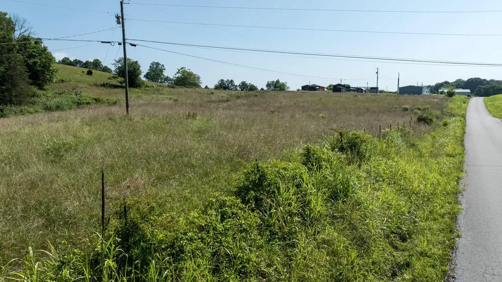 306 Godbey Road Bethelridge KY 42516