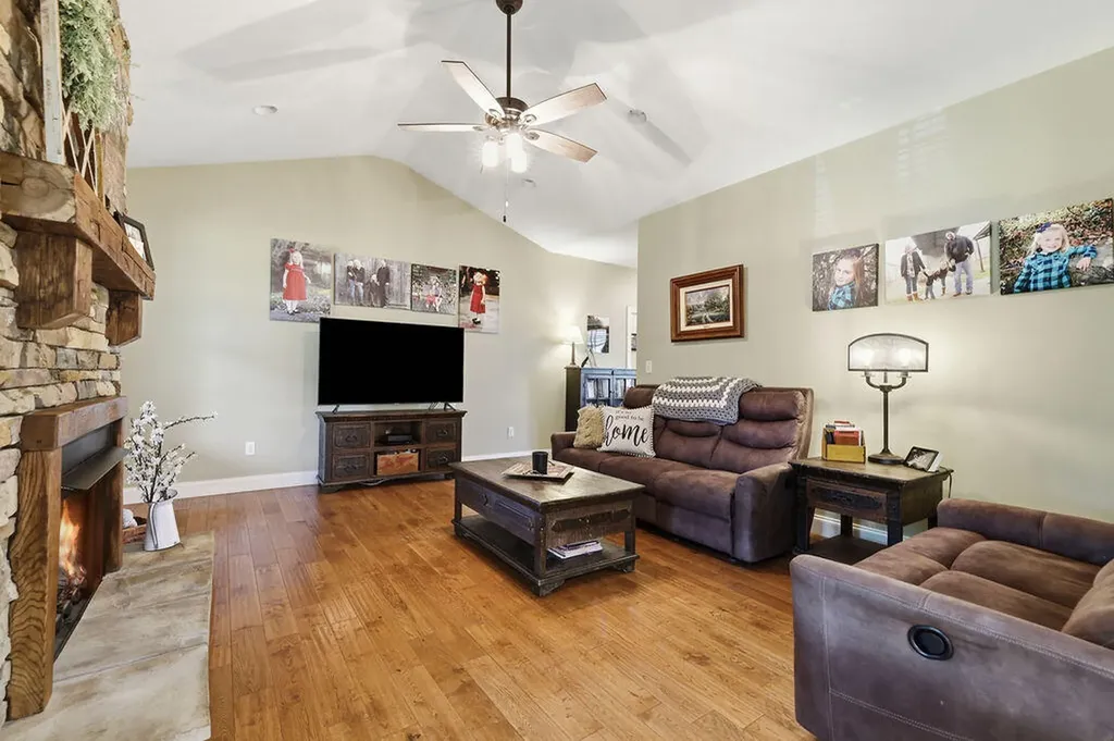 6560 Candlelight Drive Paducah KY 42003