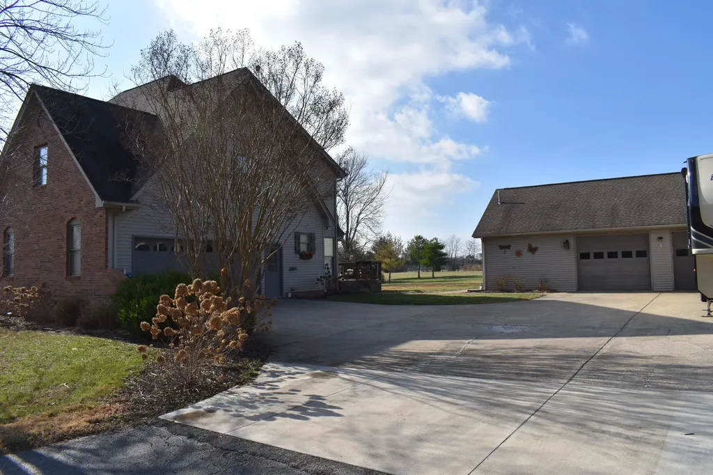 8255 Old Lovelaceville Road Paducah KY 42001