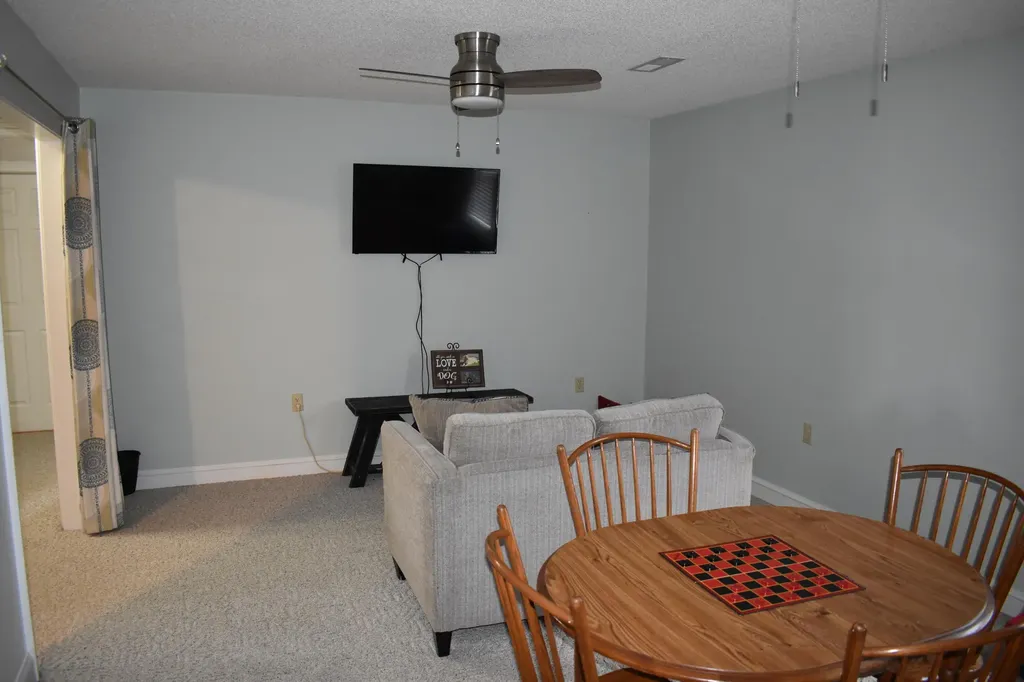 8255 Old Lovelaceville Road Paducah KY 42001
