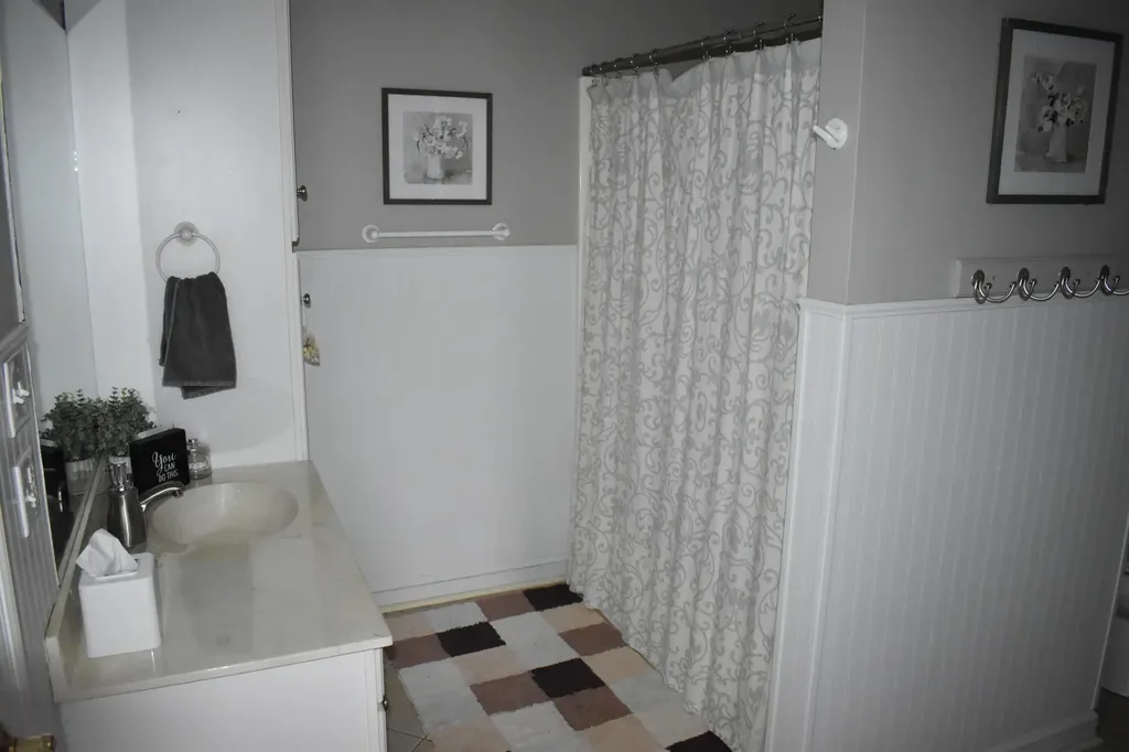 8255 Old Lovelaceville Road Paducah KY 42001