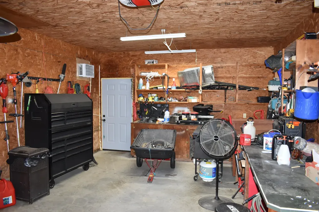 8255 Old Lovelaceville Road Paducah KY 42001