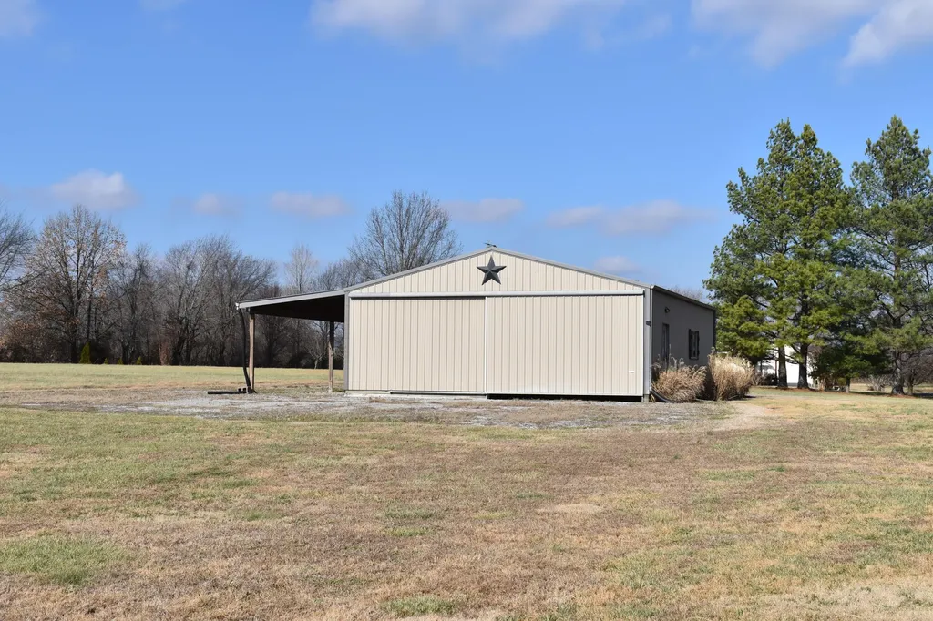 8255 Old Lovelaceville Road Paducah KY 42001