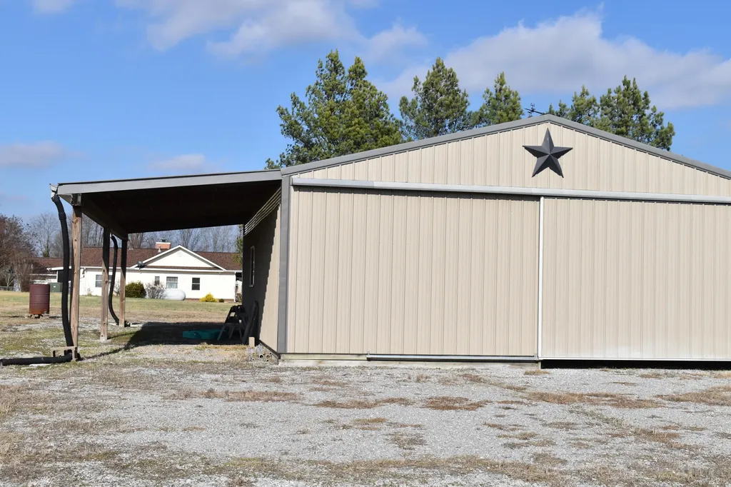 8255 Old Lovelaceville Road Paducah KY 42001