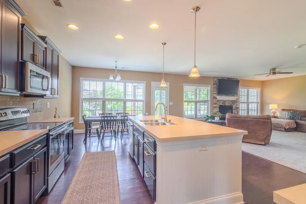 437 Larkhill Cove Lexington KY 40509