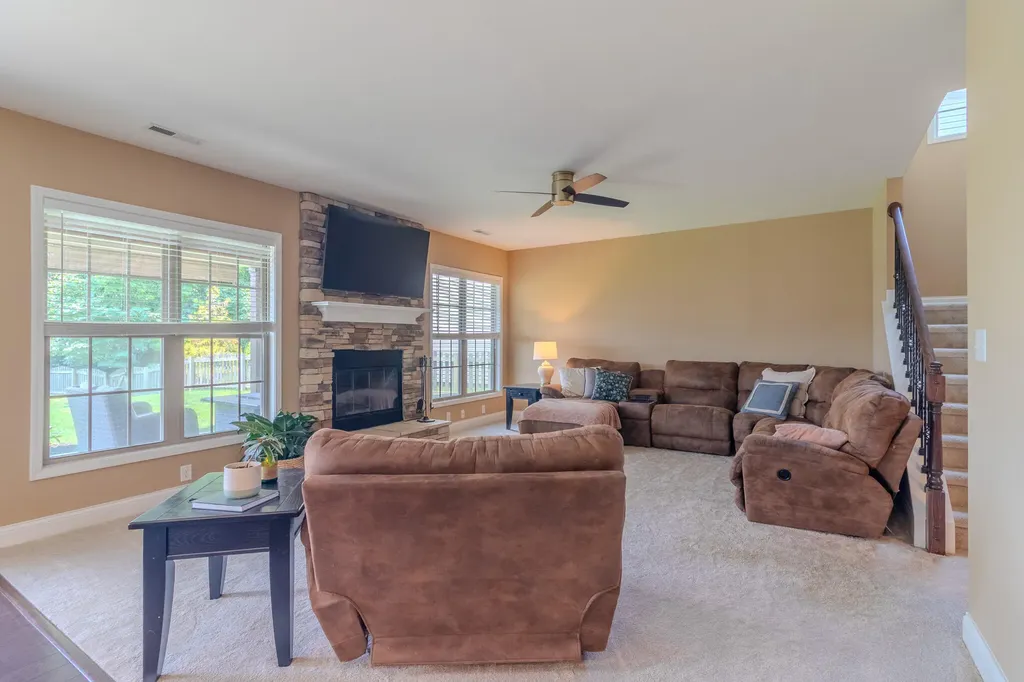 437 Larkhill Cove Lexington KY 40509