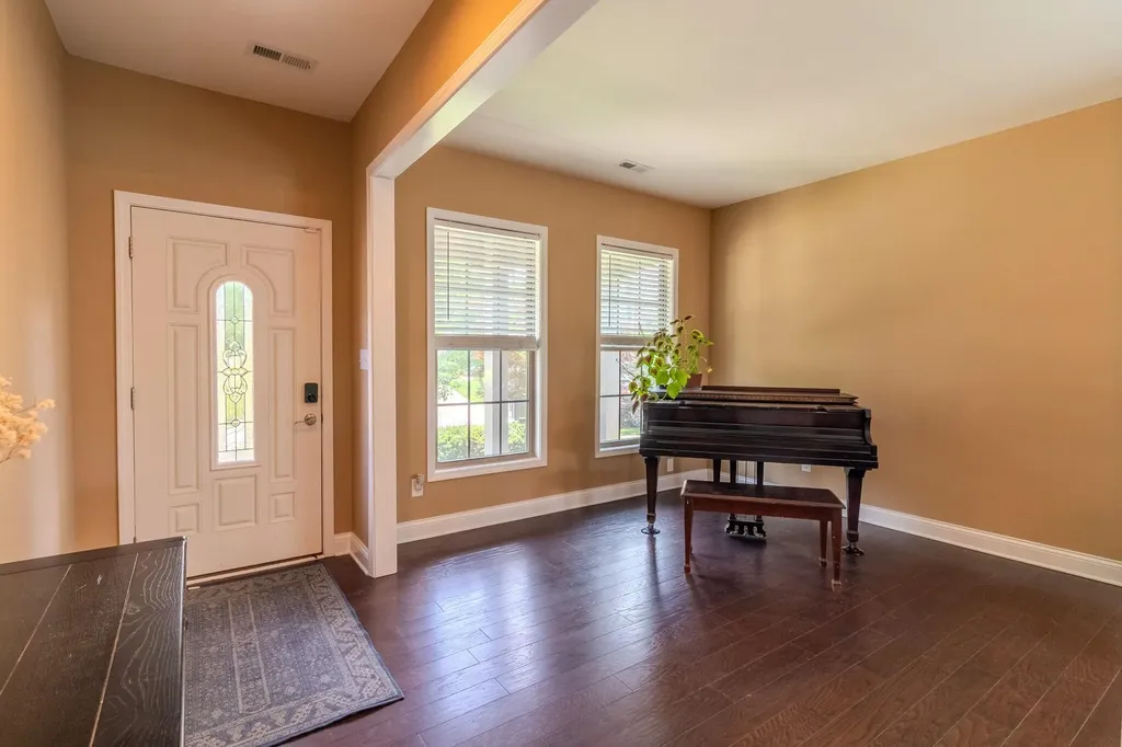 437 Larkhill Cove Lexington KY 40509