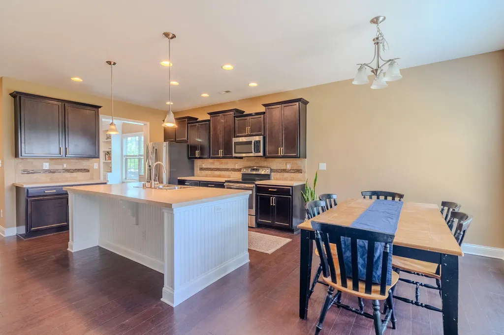 437 Larkhill Cove Lexington KY 40509