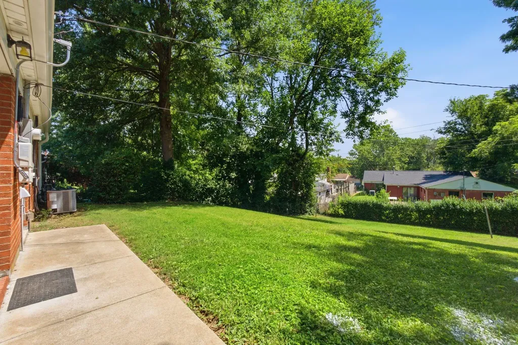 1970 Knight Lane Lexington KY 40511