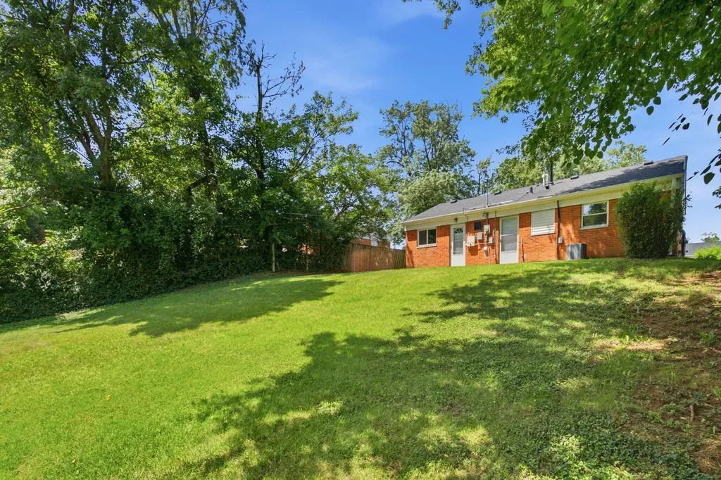 1970 Knight Lane Lexington KY 40511