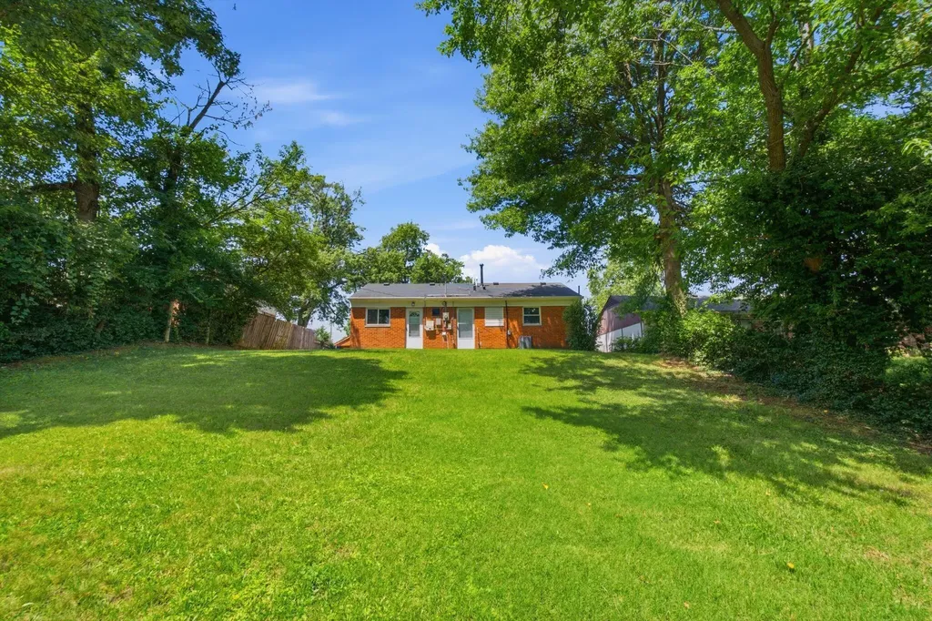 1970 Knight Lane Lexington KY 40511