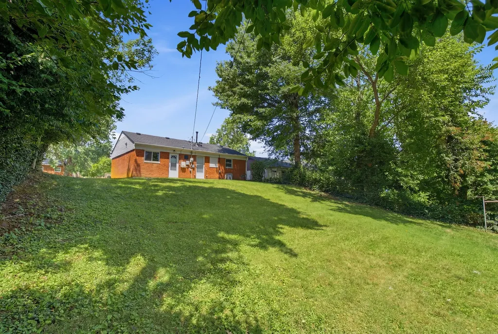 1970 Knight Lane Lexington KY 40511