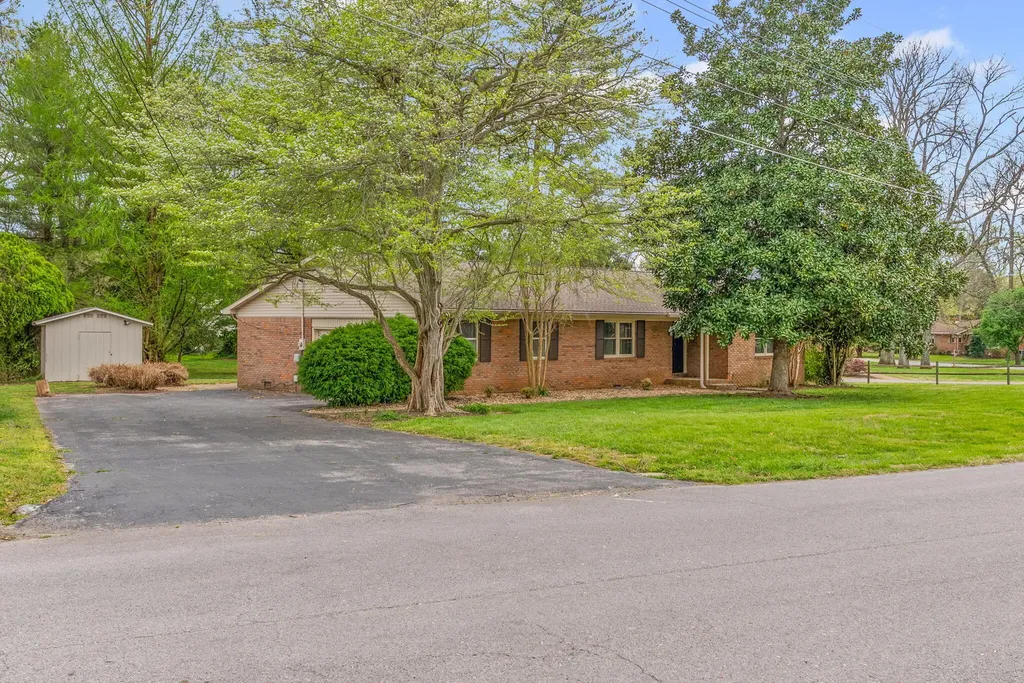 133 Windsor Drive Hopkinsville KY 42240