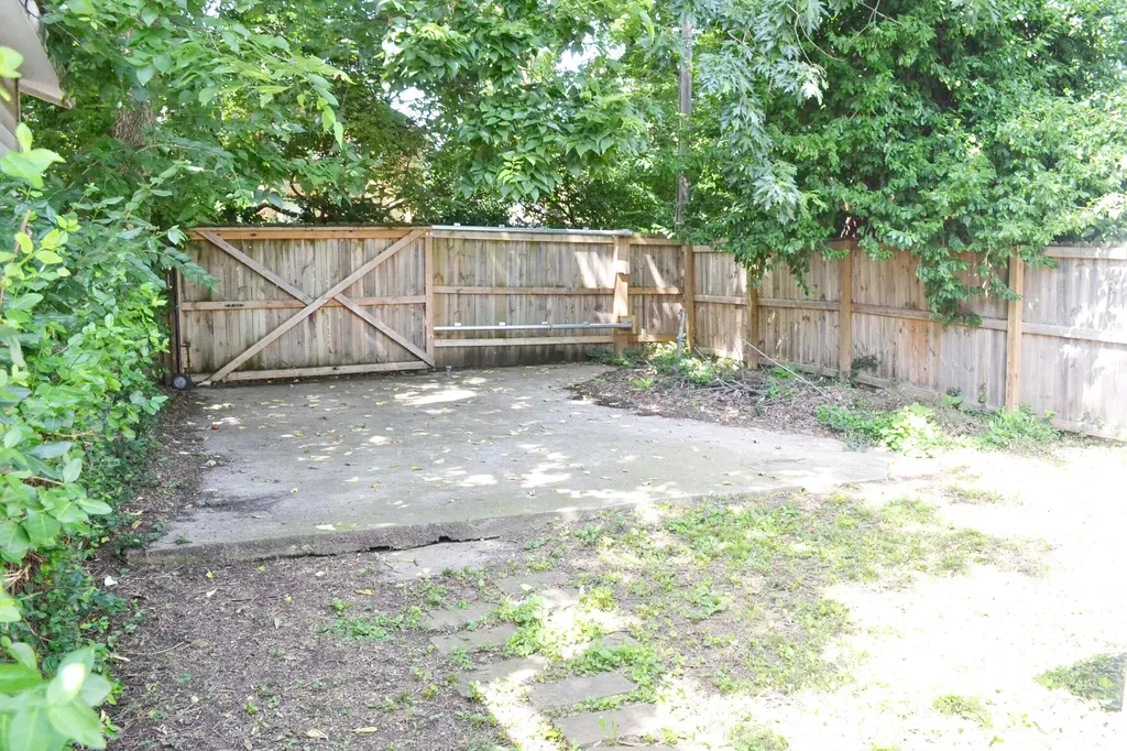 186 Eddie Street Lexington KY 40508