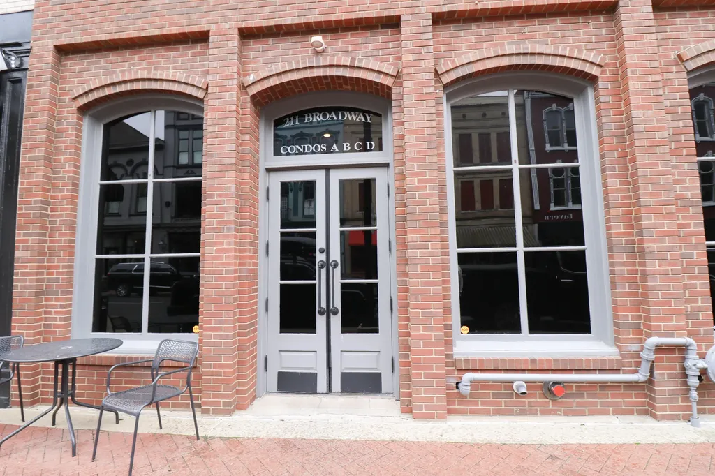 211 Broadway Street Paducah KY 42001